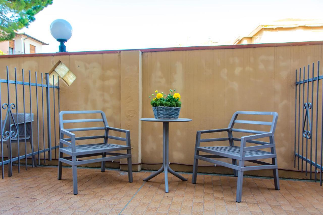Hotel Delle Mimose Diano Marina Bagian luar foto