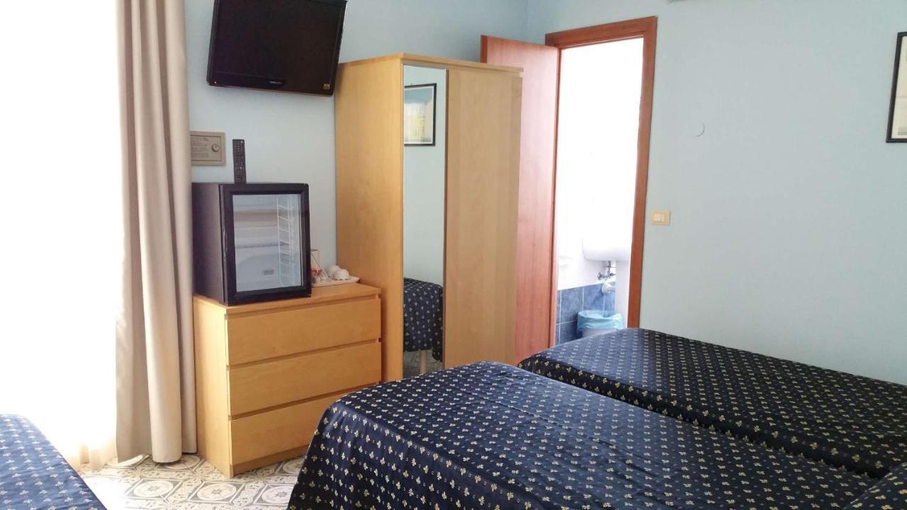 Hotel Delle Mimose Diano Marina Bagian luar foto