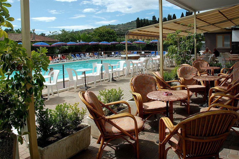 Hotel Delle Mimose Diano Marina Bagian luar foto