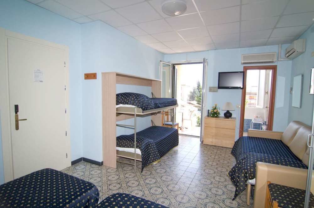 Hotel Delle Mimose Diano Marina Bagian luar foto