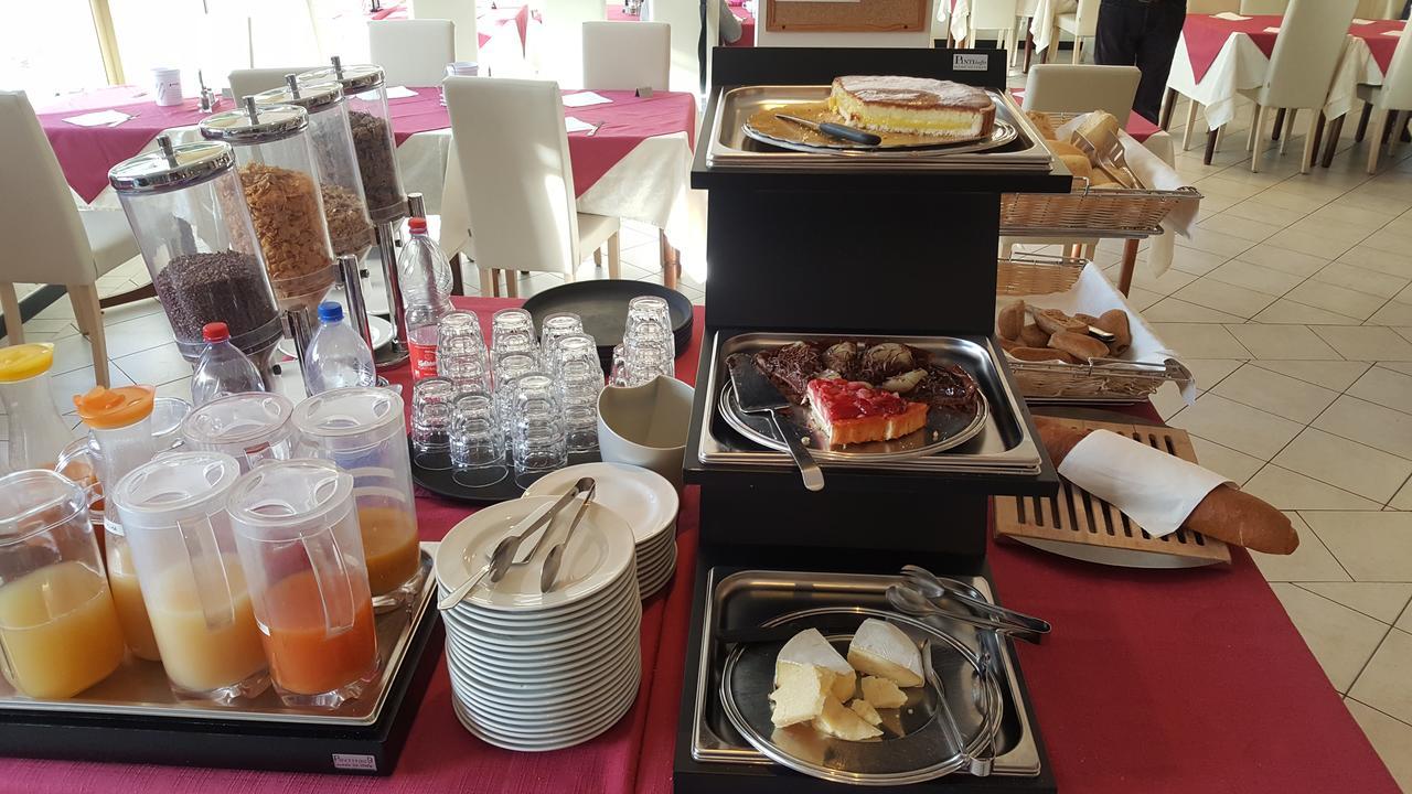Hotel Delle Mimose Diano Marina Bagian luar foto