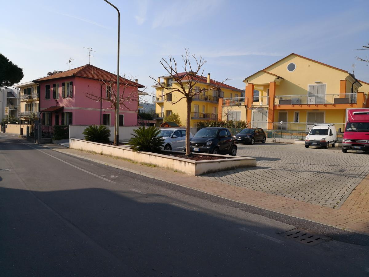 Hotel Delle Mimose Diano Marina Bagian luar foto